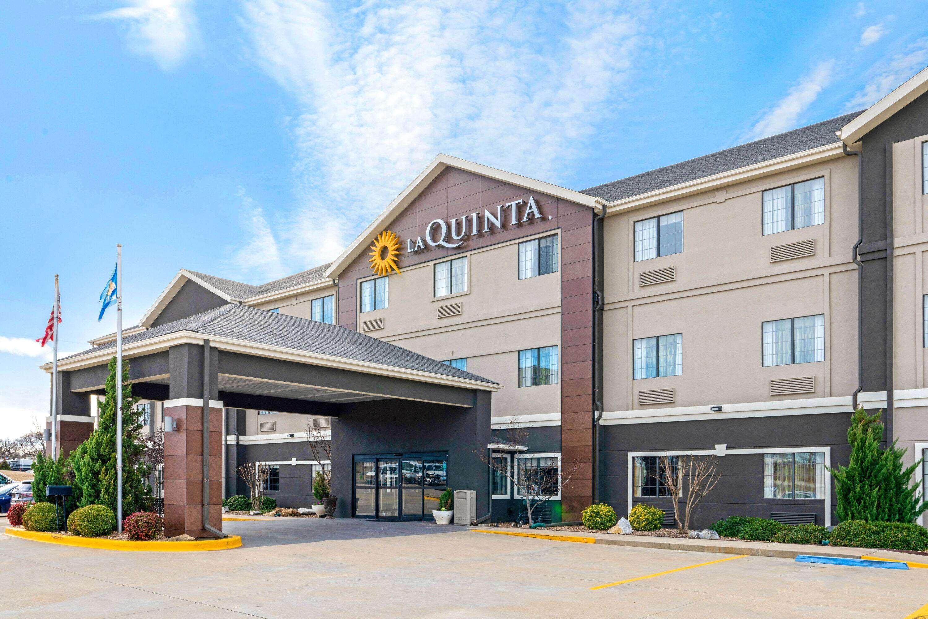 La Quinta By Wyndham Ada Hotel Luaran gambar